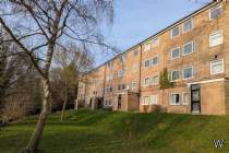 Main Photo of a 1 bedroom  Apartment for sale