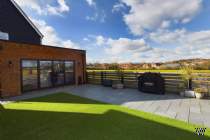 Main Photo of a 3 bedroom  House for sale