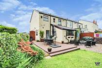 Main Photo of a 3 bedroom  Cottage for sale