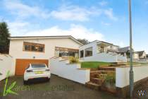 Main Photo of a 4 bedroom  Detached House for sale