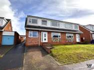 Main Photo of a 6 bedroom  Semi Detached House for sale
