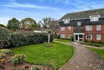 Main Photo of a 2 bedroom  Flat for sale
