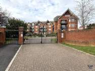 Main Photo of a 3 bedroom  Flat for sale