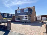 Main Photo of a 4 bedroom  Detached House for sale