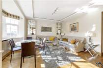 Main Photo of a 3 bedroom  Flat for sale