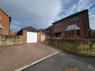 Main Photo of a 4 bedroom  Detached House for sale