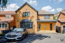 Main Photo of a 4 bedroom  Detached House for sale