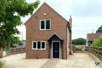 Main Photo of a 2 bedroom  Detached House for sale