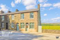 Main Photo of a 3 bedroom  Cottage for sale