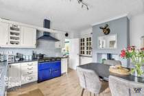 Main Photo of a 3 bedroom  House for sale