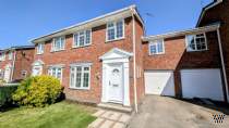 Main Photo of a 4 bedroom  Terraced House for sale