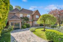 Main Photo of a 3 bedroom  Detached House for sale