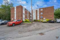 Main Photo of a 2 bedroom  Flat for sale