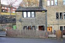 Main Photo of a 1 bedroom  Cottage for sale