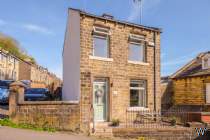 Main Photo of a 2 bedroom  Detached House for sale