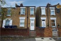 Main Photo of a 4 bedroom  Town House for sale