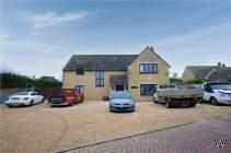 Main Photo of a 4 bedroom  Detached House for sale