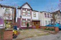 Main Photo of a 6 bedroom  Detached House for sale