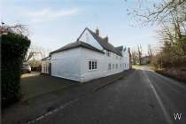 Main Photo of a 4 bedroom  Cottage for sale