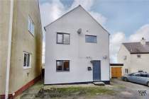 Main Photo of a 3 bedroom  Detached House for sale