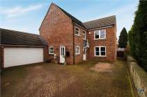 Main Photo of a 4 bedroom  Detached House for sale