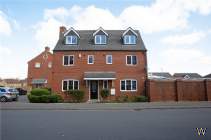 Main Photo of a 5 bedroom  Semi Detached House for sale