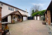 Main Photo of a 3 bedroom  Detached House for sale