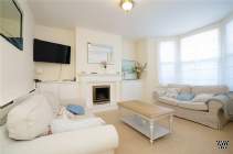 Main Photo of a 1 bedroom  Flat for sale