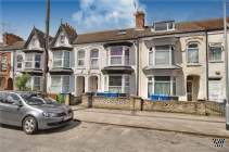 Main Photo of a 6 bedroom  Terraced House for sale