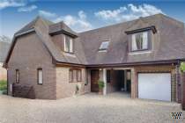 Main Photo of a 4 bedroom  Detached House for sale