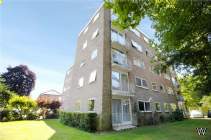 Main Photo of a 2 bedroom  Flat for sale