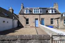 Main Photo of a 3 bedroom  End of Terrace House to rent