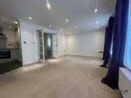 Main Photo of a 2 bedroom  Flat to rent