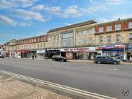 Main Photo of a 2 bedroom  Flat to rent
