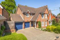 Main Photo of a 4 bedroom  Detached House for sale