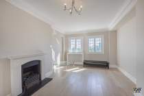 Main Photo of a 3 bedroom  Flat for sale