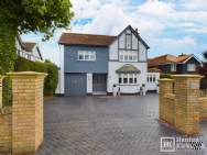 Main Photo of a 5 bedroom  Detached House for sale
