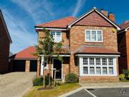 Main Photo of a 4 bedroom  Detached House for sale