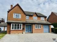 Main Photo of a 5 bedroom  Detached House for sale