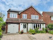 Main Photo of a 5 bedroom  Detached House for sale
