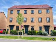Main Photo of a 3 bedroom  Town House for sale