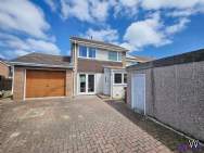 Main Photo of a 3 bedroom  End of Terrace House for sale