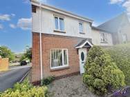 Main Photo of a 2 bedroom  End of Terrace House for sale