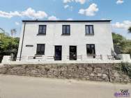Main Photo of a 4 bedroom  Detached House for sale