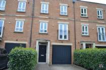 Main Photo of a 3 bedroom  Town House to rent