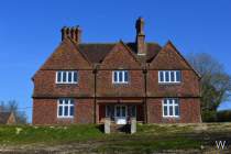 Main Photo of a 6 bedroom  Manor House to rent