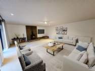Main Photo of a 4 bedroom  Detached Bungalow for sale