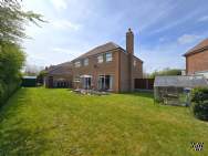 Main Photo of a 4 bedroom  Detached House for sale