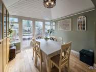 Main Photo of a 4 bedroom  Town House for sale