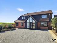Main Photo of a 4 bedroom  Detached House for sale